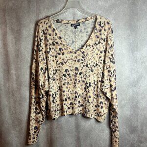 Women's Cropped Freshman 1996 Soft V neck top size Medium